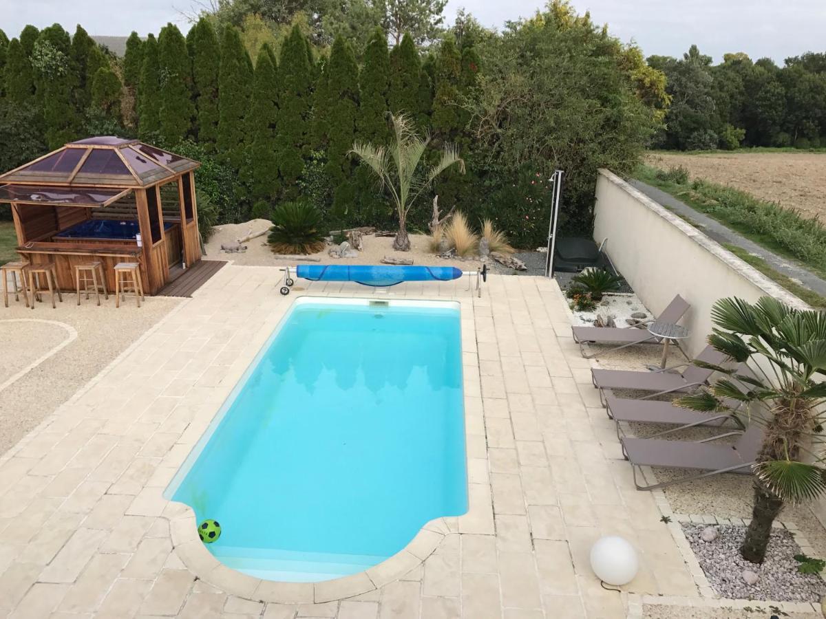 Piscine ET JACUZZI ST GEORGES DE DIDONNE a 1km de la plage Saint-Georges-de-Didonne Exterior foto